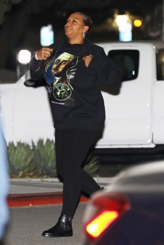 QUEEN LATIFAH at Jay-Z’s Show at Forum in Inglewood 12/21/2017