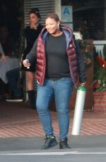 QUEEN LATIFAH Out for Lunch at Mauro