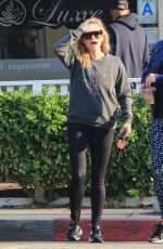 REESE WITHERSPOON Out for Breakfast at Caffe Luxxe in Brentwood 12/05/2017