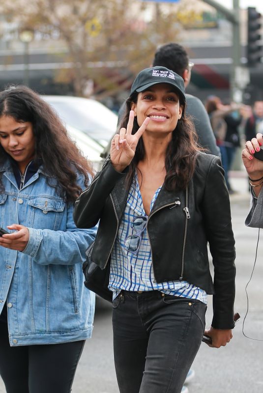 ROSARIO DAWSON Out Protesting in Los Angeles 12/20/2017