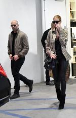 ROSIE HUNTINGTON-WHITELEY and Jason Statham Out Shopping in Los Angeles 12/23/2017