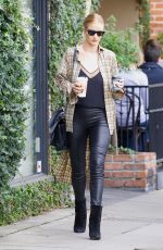 ROSIE HUNTINGTON-WHITELEY and Jason Statham Out Shopping in Los Angeles 12/23/2017