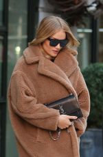 ROSIE HUNTINGTON-WHITELEY Out and About in New York 12/07/2017