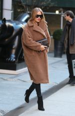 ROSIE HUNTINGTON-WHITELEY Out and About in New York 12/07/2017