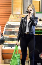 ROSIE HUNTINGTON-WHITELEY Out Shopping in Los Angeles 12/31/2017