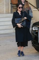 SALMA HAYEK Shopping at Barney