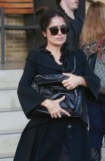 SALMA HAYEK Shopping at Barney