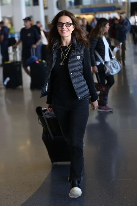 SELA WARD at Los Angeles International Airport 12/02/2017