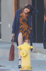 SOFIA VERGARA and SARAH HYLAND on the Set of Modern Family in Venice Beach 12/07/2017