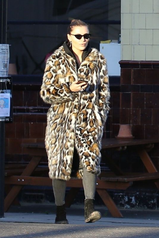 SOPHIA THOMALLA Out in Primrose Hill 12/28/2017