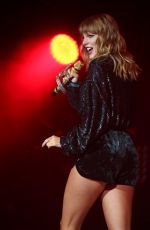 TAYLOR SWIFT Performs at Capital FM Jingle Bell Ball in London 12/10/2017