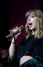 TAYLOR SWIFT Performs at Capital FM Jingle Bell Ball in London 12/10/2017