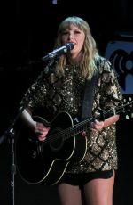TAYLOR SWIFT Performs at Iheartradio 102.7 Kiis FM’s Jingle Ball in Los Angeles 12/01/2017
