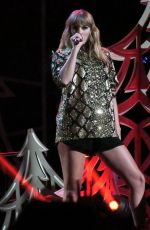 TAYLOR SWIFT Performs at Iheartradio 102.7 Kiis FM’s Jingle Ball in Los Angeles 12/01/2017