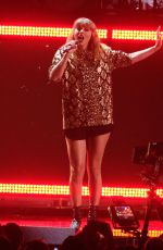 TAYLOR SWIFT Performs at Kiis FM’s Jingle Ball in Los Angeles 12/01/2017