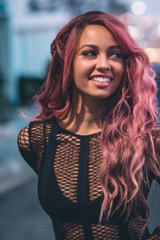 VANESSA MORGAN by Sam Daza Photoshoot, 2017