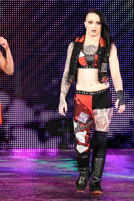 WWE - Smackdown Digitals 12/12/2017