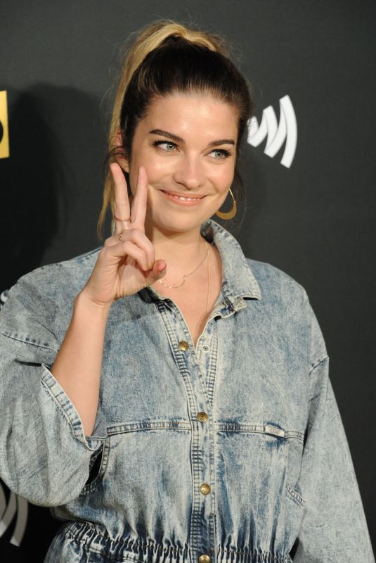 ANNIE MURPHY at Schitt