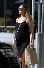 APRIL LOVE GEARY Out Shopping for Groceries in Malibu 01/23/2018