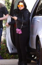 ARIEL WINTER Arrives at a Friend