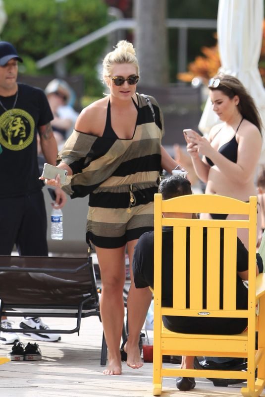 BROOKE HOGAN Leaves Pool at Her Hotel in Miami Beach 01/08/2018