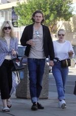 DAKOTA and ELLE FANNING Out for Lunch in Studio City 01/01/2018