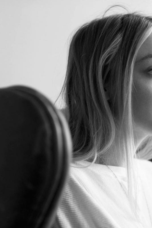 DAKOTA FANNING for Mu Miu Women’s Tales #15