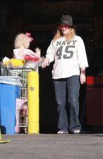 DREW BARRYMORE Shopping at Whole Foods in West Hollywood 12/29/2017