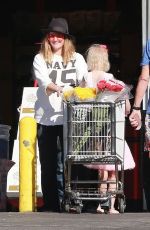 DREW BARRYMORE Shopping at Whole Foods in West Hollywood 12/29/2017