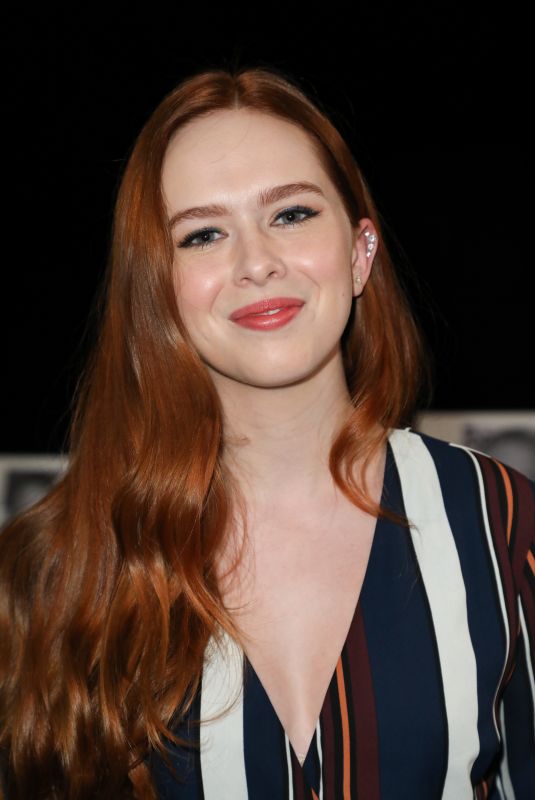 ELIZABETH MCLAUGHLIN at 24th Annual Cocktails with the SAG Awards in Los Angeles 01/18/2018