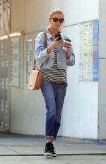 ELIZABETH TURNER Out and About in Santa Monica 01/16/2018