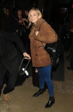 EMILY KINNEY at Salt Lake City International Airport in Park City 01/18/2018