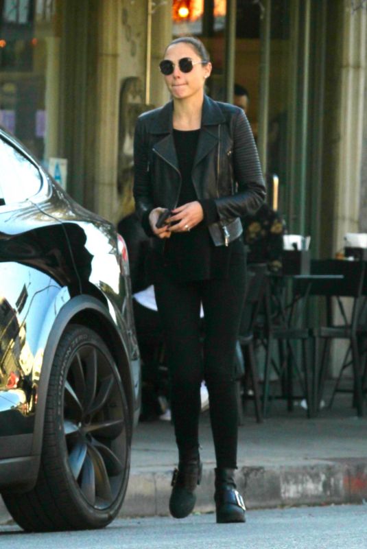 GAL GADOT Out for Lunch in Los Angeles 01/27/2018
