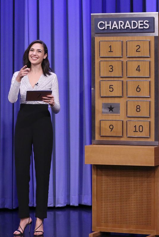 GAL GADOT Plays Charades on Tonight Show Starring Jimmy Fallon 01/11/2018