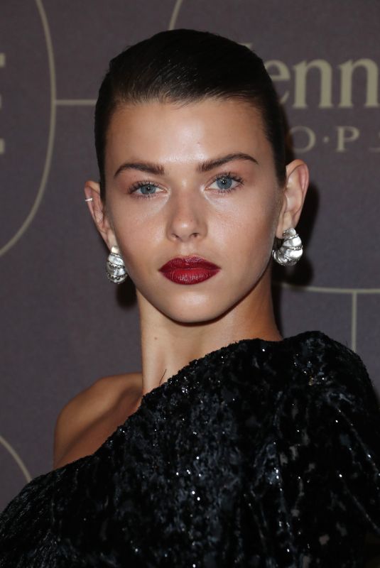 GEORGIA FOWLER at Warner Music Pre-grammy Party in New York 01/25/2018