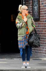 GWEN STEFANI Arrives at Doctors Appointment in Beverly Hill 01/24/2018