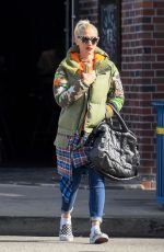 GWEN STEFANI Arrives at Doctors Appointment in Beverly Hill 01/24/2018