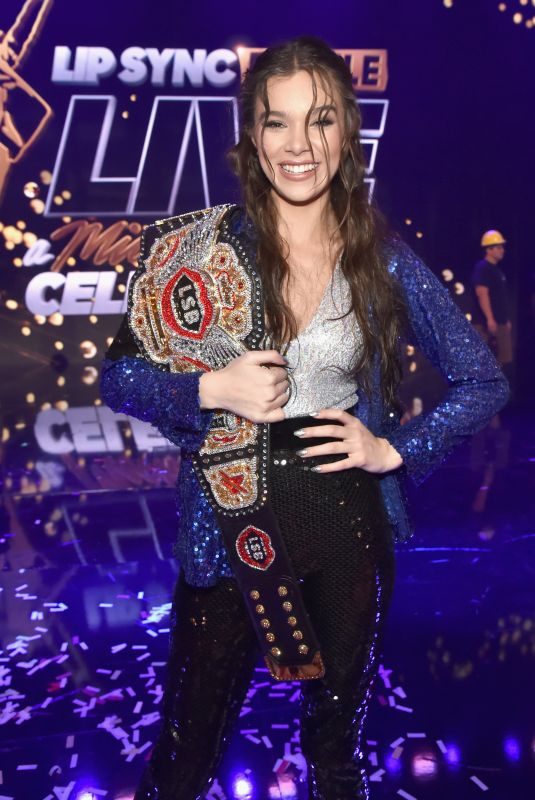 HAILEE STEINFELD Performs at Lip Sync Battle Live: A Michael Jackson Celebration in Los Angeles 01/18/2018