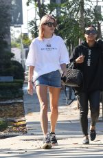 HAILEY BALDWIN at Zinque Cafe in West Hollywood 01/11/2018