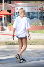 HAILEY BALDWIN at Zinque Cafe in West Hollywood 01/11/2018
