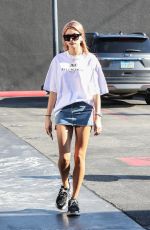 HAILEY BALDWIN at Zinque Cafe in West Hollywood 01/11/2018