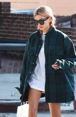 HAILEY BALDWIN Leaves Pressed Juice in Los Angeles 01/11/2018