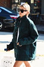 HAILEY BALDWIN Leaves Pressed Juice in Los Angeles 01/11/2018
