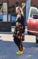 HAILEY BALDWIN Out and About in Beverly Hills 01/141/2018