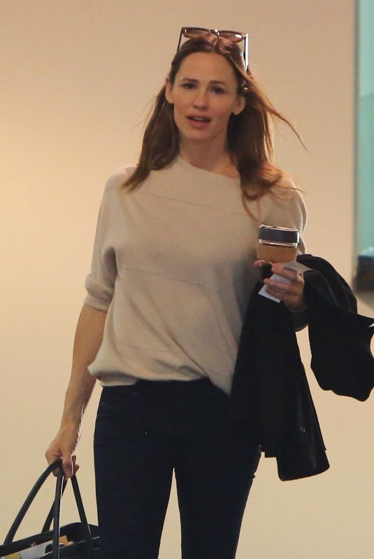 JENNIFER GARNER Arrives at a Meeting in Los Angeles 01/29/2018