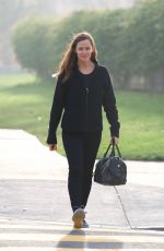 JENNIFER GARNER Goes to Meet Ben Affleck in Los Angeles 01/07/2018