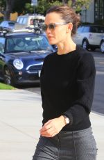 JENNIFER GARNER Heading to a Church in Pacific Palisades 01/21/2018