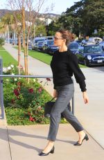 JENNIFER GARNER Heading to a Church in Pacific Palisades 01/21/2018
