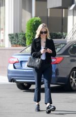 JENNIFER GARNER Leaves an Office Building in Los Angeles 01/12/2018