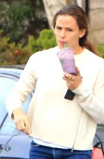 JENNIFER GARNER Out and About in Brentwood 01/06/2018